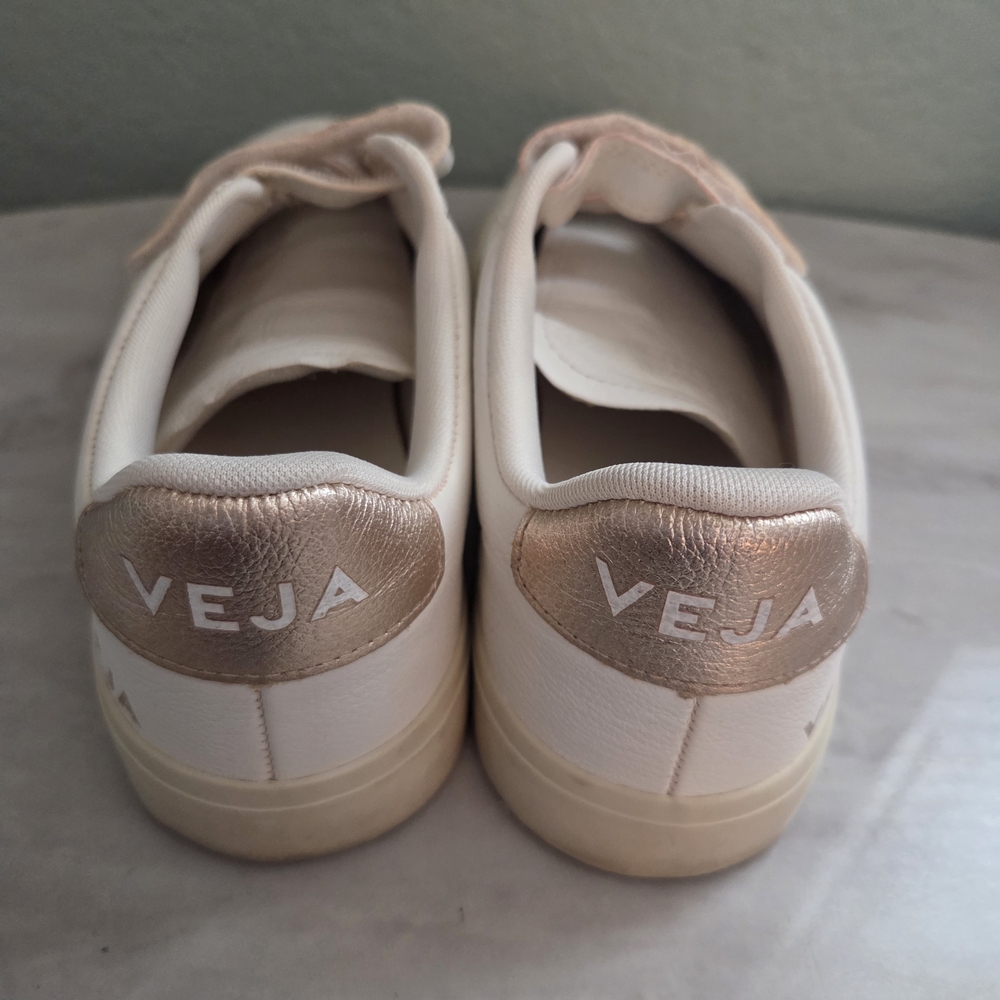 Veja Recife Logo White and Pink Velcro Sneakers - Picture 3 of 12